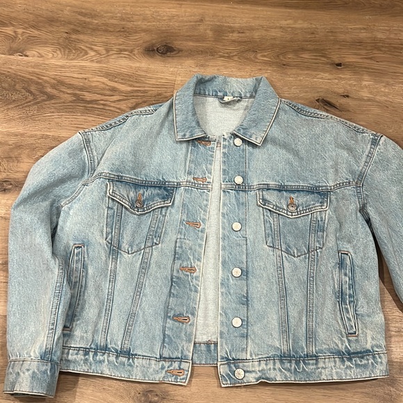 Denim light wash jean jacket - Picture 3 of 4